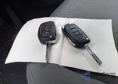 2015 Hyundai Santa Fe Sport 2.4L from USA, damaged, VIN 5XYZTDLBXFG241165